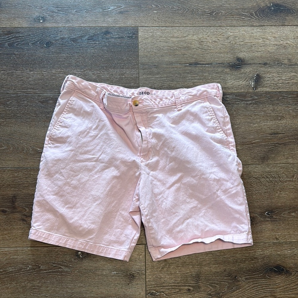 Izod‎ pink shorts 40